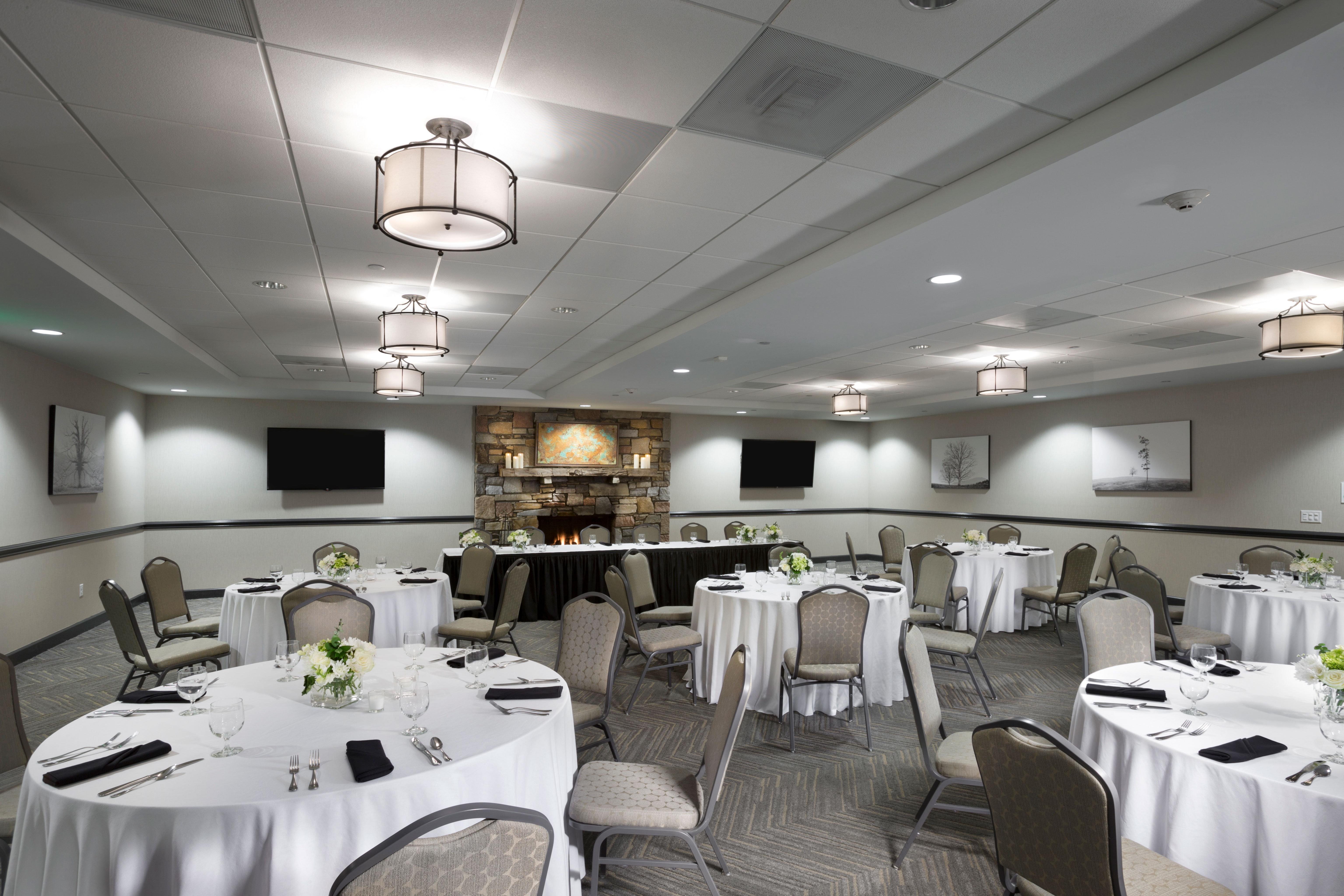 Holiday Inn Asheville East-Blue Ridge Pkwy By Ihg Exterior foto