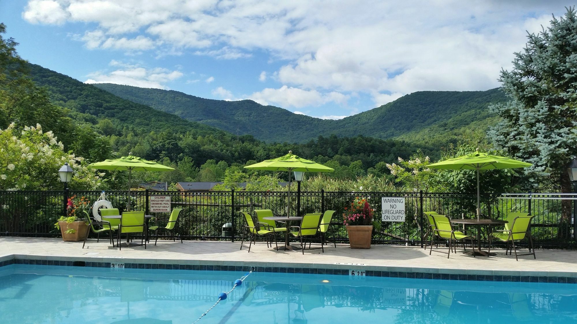 Holiday Inn Asheville East-Blue Ridge Pkwy By Ihg Exterior foto